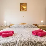 Apartment In With Wifi