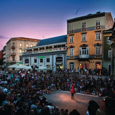 In With Wifi Apartman